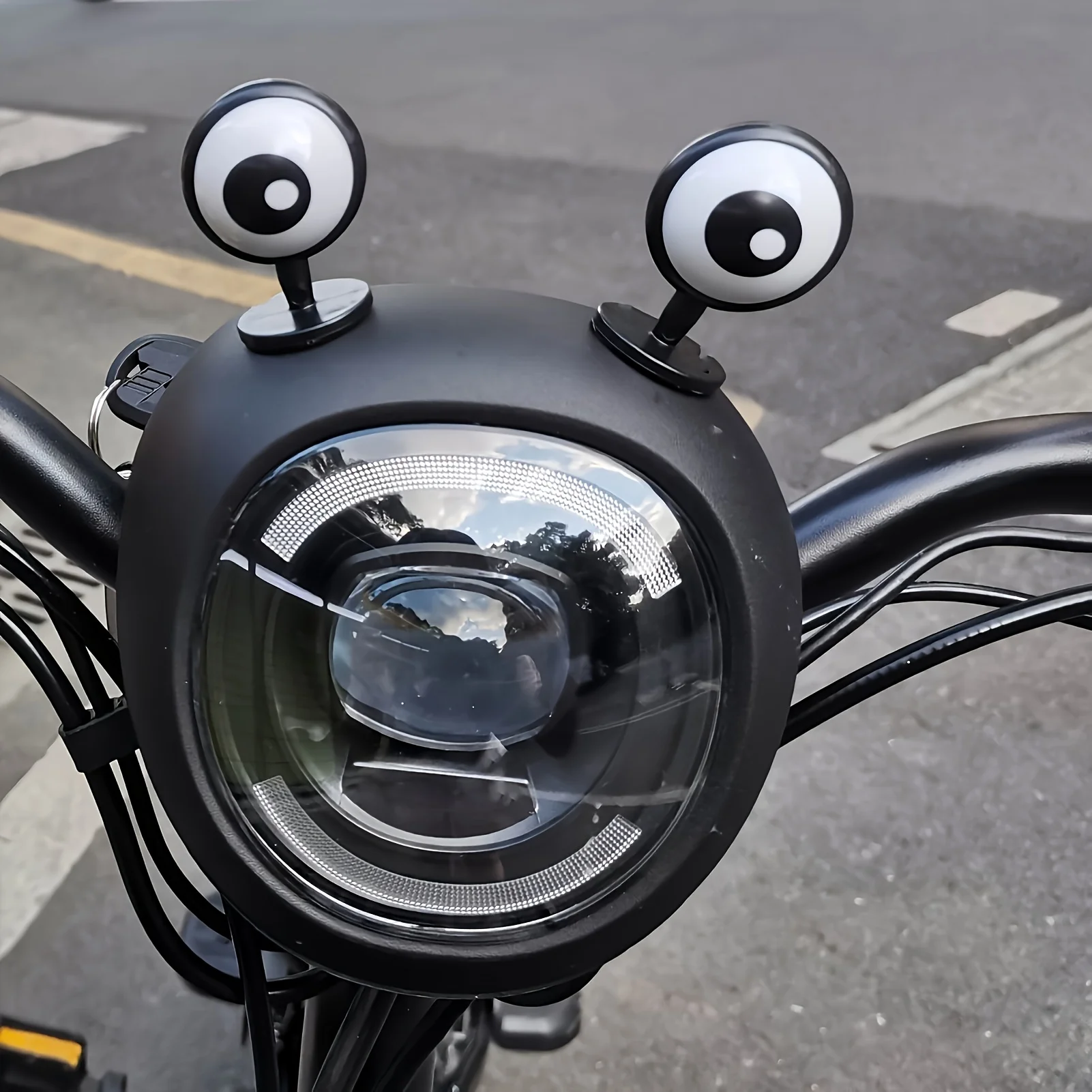 قطعتان من زينة العين للدراجات  - مراجعة Motorcycle Helmets وسعره